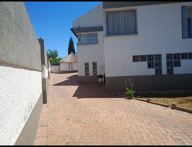 4 BEDROOM HOUSE FOR SALE IN LIEFDE EN VREDE